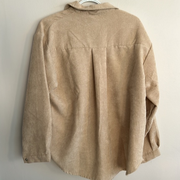 NWOT Ribbed oversized beige corduroy Shacket snap button up long sleeve shirt - Picture 4 of 6